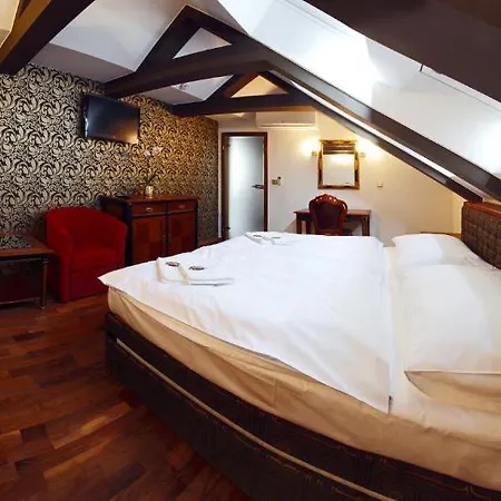 Lux Hotel Onyx Hotel