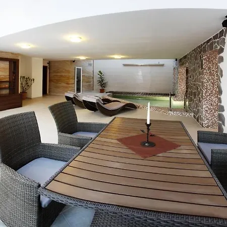 Lux Hotel Onyx Hotel 4*