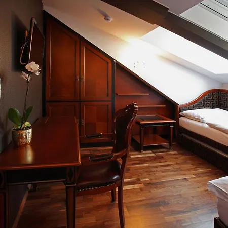 Lux Hotel Onyx Hotel 4*