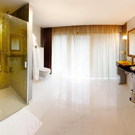 Lux Hotel Onyx 4*